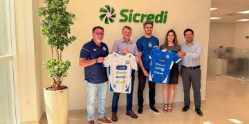 Sicredi Vanguarda amplia apoio ao esporte e firma patrocínio ao Foz do Iguaçu FC