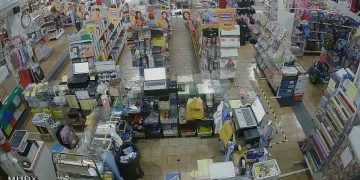 Assaltantes trapalhões roubam, mas perdem parte do fruto do assalto