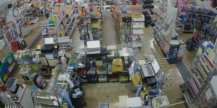 Assaltantes trapalhões roubam, mas perdem parte do fruto do assalto