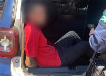 Blusa de frio chama atenção e Guarda Municipal prende homem por tráfico de drogas