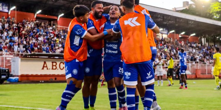 Foz vence o Cianorte por 3 a 2, mostra força no ABC e garante vaga nas quartas