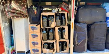 Ônibus com destino a Goiânia é flagrado com R$ 500 mil em mercadorias ilegais