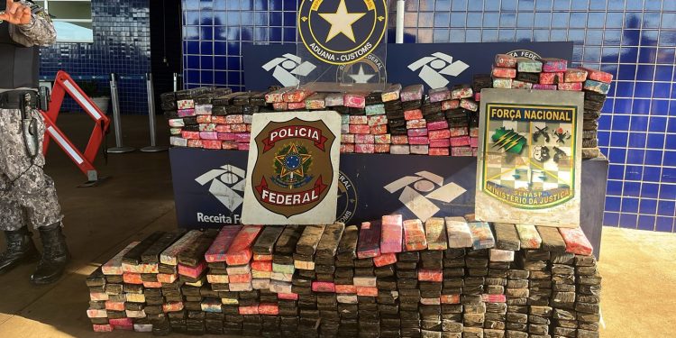 Receita Federal apreende quase 270 kg de maconha na Ponte da Amizade