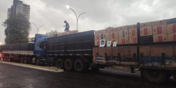 Operação integrada apreende dois caminhões com carga milionária de cigarros contrabandeados