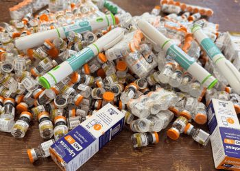 Receita Federal apreende medicamentos emagrecedores e eletrônicos em ônibus na BR-277