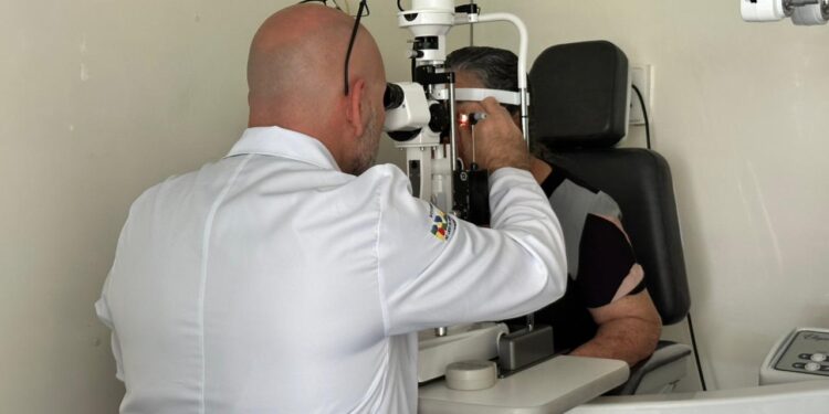 Carreta da Saúde mantém atendimentos oftalmológicos em Foz até 16 de janeiro