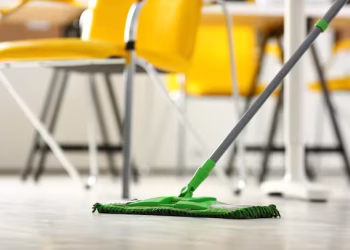 Trabalhadores terceirizados da Secretaria de Educação estão com salários em atraso