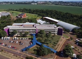 Em entrevista, pró-reitora da UNILA anuncia 330 vagas em cursos de especialização gratuitos