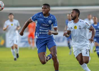 Foz do Iguaçu Futebol Clube perde para o Galo Maringá no estádio Willie Davids