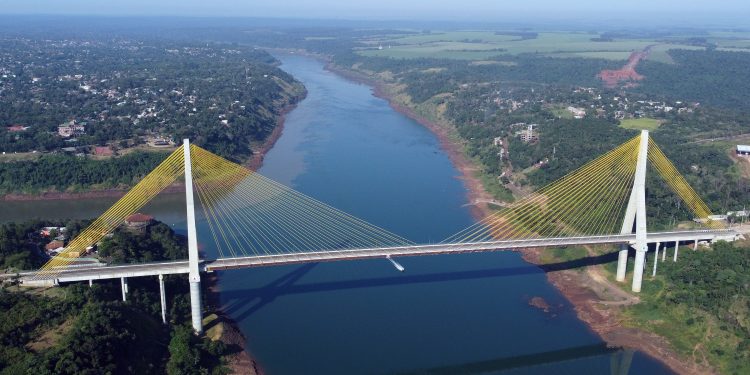 Restrição a ônibus de turismo nas pontes gera reação do trade em Foz