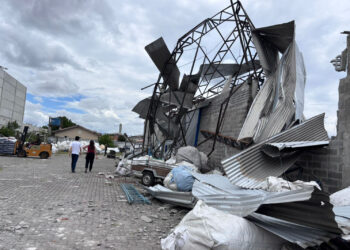 Tornado em São José dos Pinhais é classificado como F2 e deixa 1,2 mil afetados