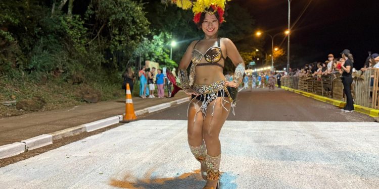 Carnaval em Puerto Iguazú: Hermanos mostraram mais uma vez que têm samba no pé