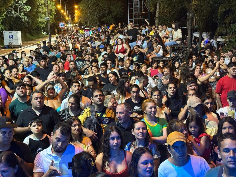 Carnaval em Puerto Iguazú: Hermanos mostraram mais uma vez que têm samba no pé