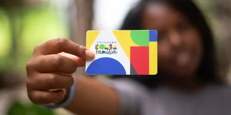 Foz do Iguaçu registra redução no número de beneficiários do Bolsa Família