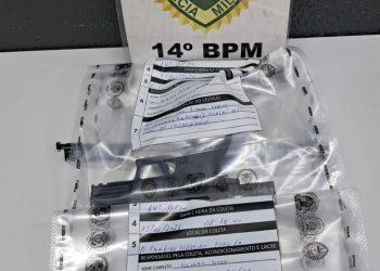 Armas são encontradas em veículo abandonado no Jardim São Paulo