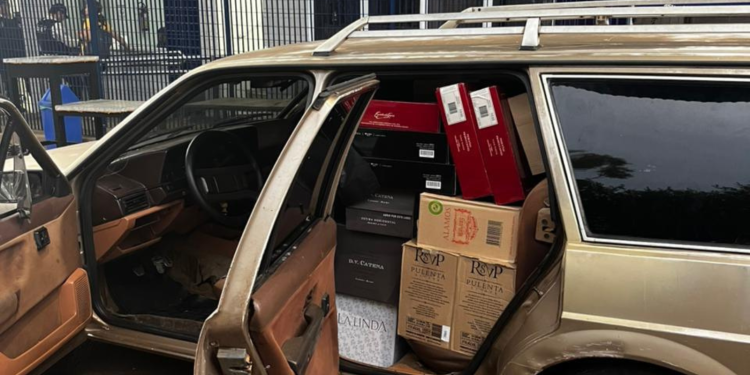 Forças de segurança apreendem 600 vinhos argentinos em operação na fronteira