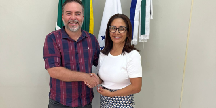 Délia Gonçalves assume comando do Centro de Convenções de Foz