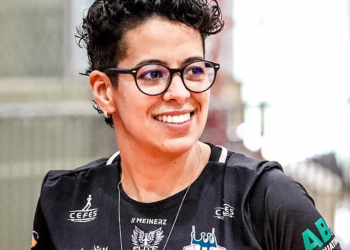 Foz do Iguaçu forma treinadora que agora comanda ADEF em Brasília