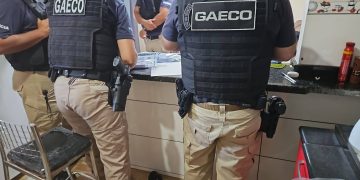 Policial afastado é preso em operação sobre comércio ilegal de medicamentos em Foz do Iguaçu
