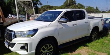 Caminhonete roubada é recuperada na Ponte Internacional da Amizade