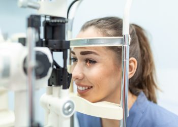 Carnaval: práticas que protegem os olhos contra infecções e alergias