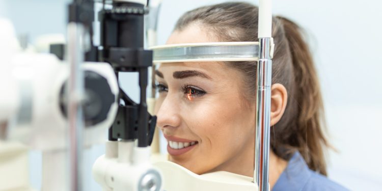 Carnaval: práticas que protegem os olhos contra infecções e alergias