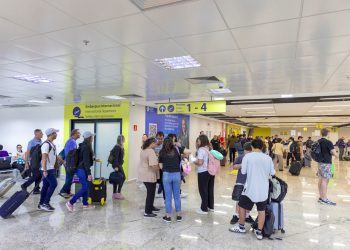 Foz do Iguaçu registra alta movimentação no aeroporto durante o Carnaval