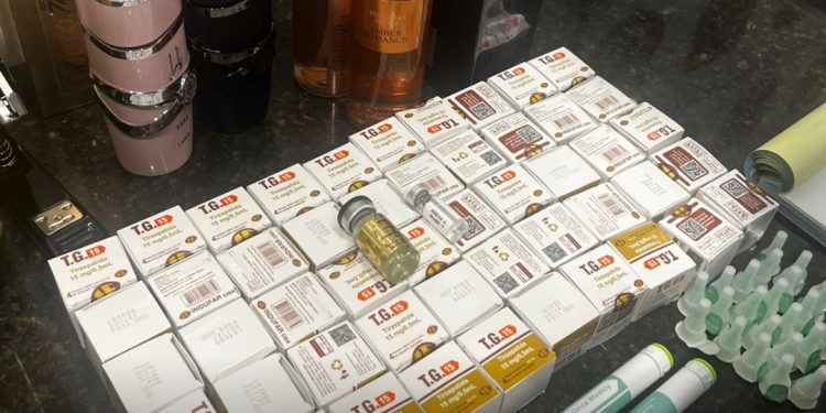 PF apreende 200 ampolas de medicamentos contrabandeados no aeroporto