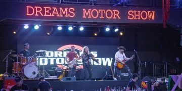 Sexto CarnaRock agita Dreams Motor Show com rock e atrações para toda a família