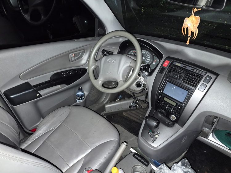 Veículo com registro de furto é encontrado abandonado no Polo Centro