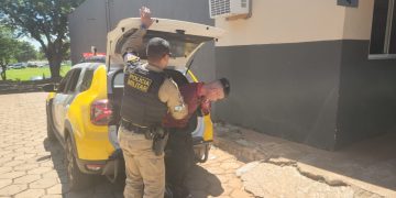 Suspeito de furtar fármacia na Avenida Brasil é preso pela PM