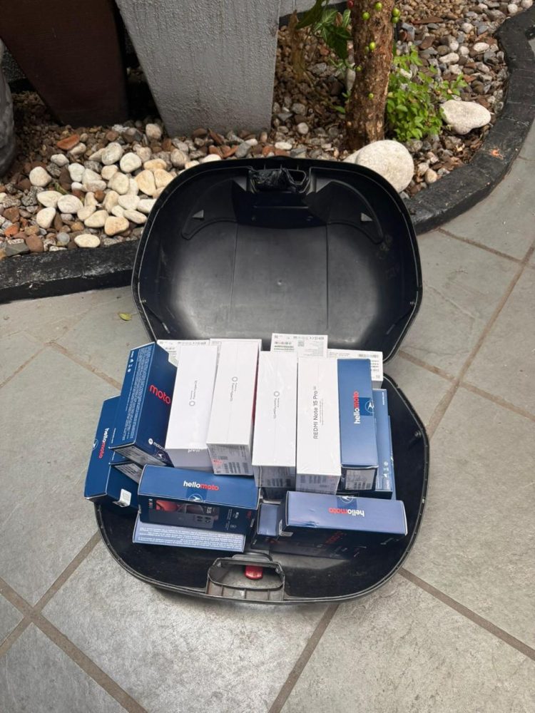 PF, PM e Receita apreendem 250 celulares e prendem três em hotel de Foz