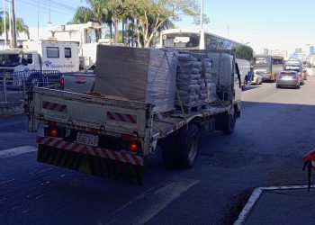 Novas regras para trânsito de caminhões de pequeno porte na fronteira são adiadas