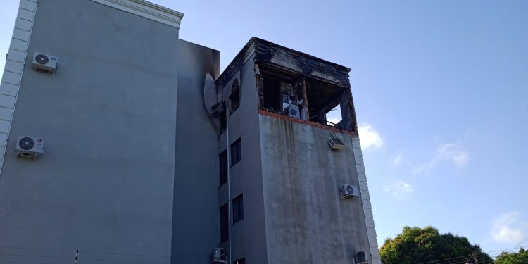 Incêndio em apartamento: Defesa Civil mantém prédio interditado após vistoria