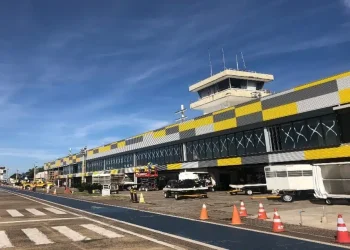 Paralisação de duas horas no aeroporto de Foz prejudica nove voos na quarta (04)