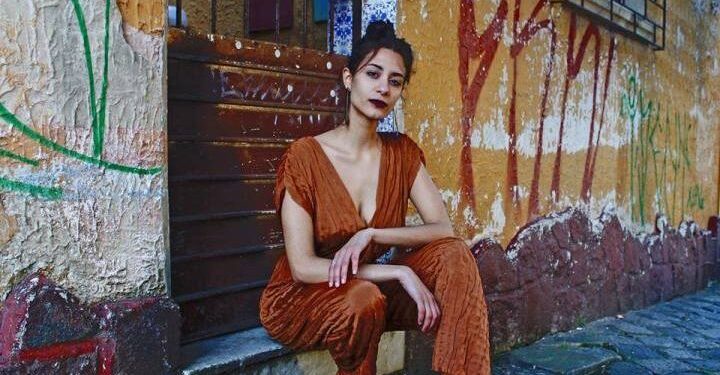 Sesc Foz recebe Julia Raiz para oficina e bate-papo literário