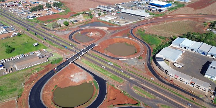 Receita vai tornar Perimetral Leste rota obrigatória para caminhões em Foz