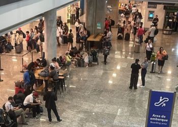 Mochila abandonada provoca alerta de bomba e evacuação em aeroporto de Puerto Iguazú