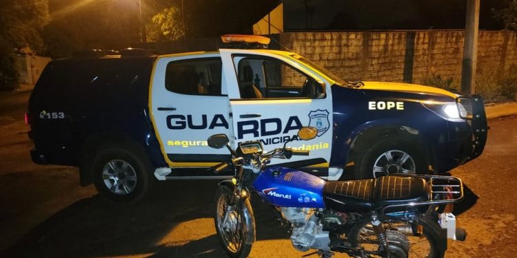 Guarda Municipal recupera motocicleta roubada e apreende dois adolescentes no Cidade Nova