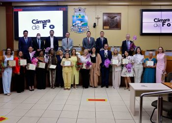 Câmara de Foz homenageia 13 mulheres com Prêmio Mulher Destaque