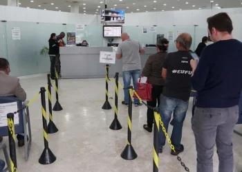 Câmara promulga lei inconstitucional e secretária alerta para riscos de prejuízos