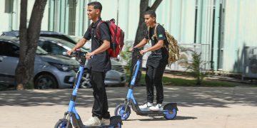 Capacete e velocidade máxima: Foztrans planeja regulamentar uso de patinetes elétricos