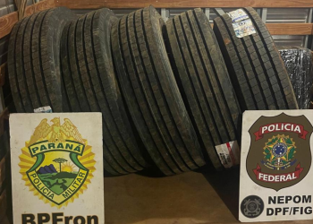 PF e PM desarticulam depósito de pneus contrabandeados e prendem dois paraguaios