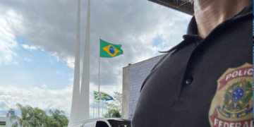 Foragidos da Justiça são presos no Paraguai e entregues à PF em Foz do Iguaçu