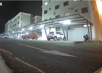 Polícia Científica apura causas de explosão em apartamento na Vila Yolanda