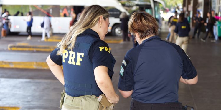 Forças de segurança realizam ação integrada na rodoviária