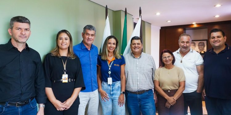 Santa Terezinha de Itaipu debate quedas de energia em reunião entre Prefeitura e Copel