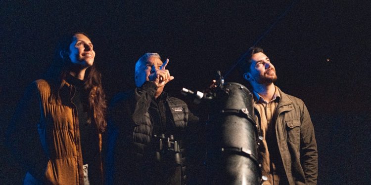 Passeio Céu das Cataratas abre reservas até junho com observação astronômica no Parque Nacional do Iguaçu