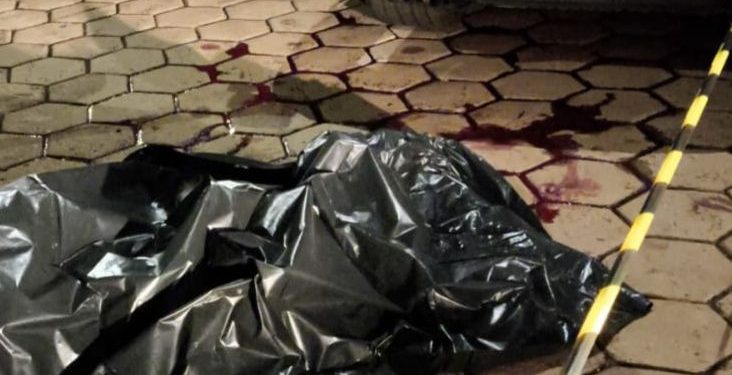 Queda de caminhonete termina em morte no estacionamento de hotel