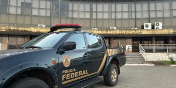 PF cumpre mandados e afasta servidores em investigação sobre crimes eleitorais em São Miguel do Iguaçu